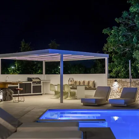 Ocean Pearl Sea View *